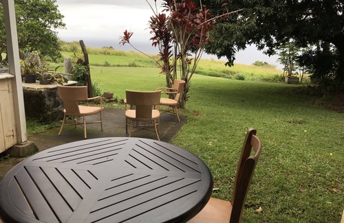 Kukuihaele Apartment | Beautiful ocean views located minutes away from Waipio Valleyn