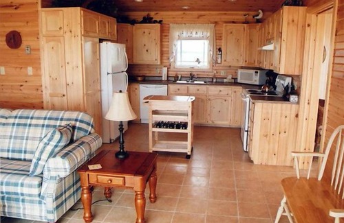 Borden-Carleton Cottage | Beautiful oceanfront beach house,family friendly,WiFi,lg deck,bbq .