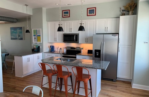 Atlantic Beach House | BEAUTIFUL OCEANFRONT 5 BR HOME WITH ELEVATOR AND POOL. LOWER RATES FOR SEPT