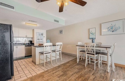 Garden City Condo | Beautiful oceanfront Condo with direct access to the beach, steps from the sand