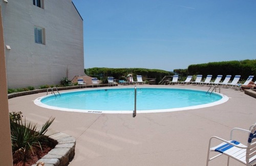 Pine Knoll Shores Condo | Beautiful Oceanfront Condo with 4 Bedrooms & 4 Baths