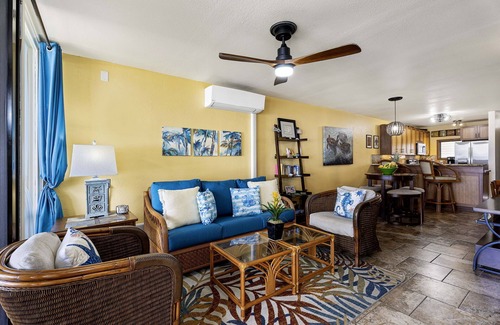 Kailua-Kona Condo | Beautiful Oceanfront Two Bedroom Condo with A/C!