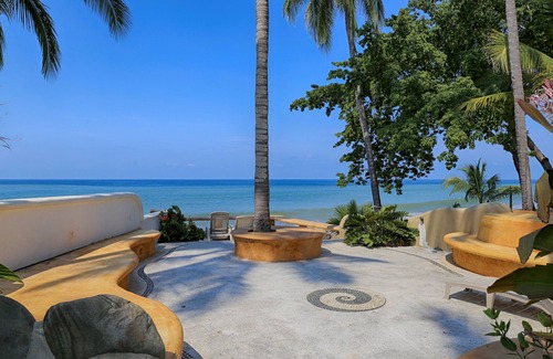 North End House | Beautiful Oceanfront House with Large Palapa, Awesome Location -special rate 2/4