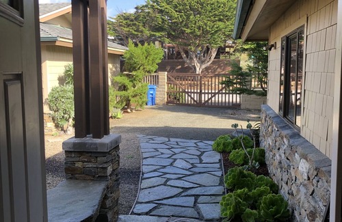 Marine Terrace House | Beautiful Oceanfront Home With Spectacular Views. 17 steps to the beach!