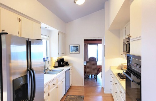 Leucadia House | Beautiful Oceanfront Home, Gorgeous Views, jacuzzi, Deck and Patio! Best Value!