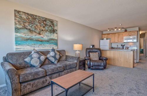 Lincoln City House | Beautiful Oceanfront Suite - Top Floor - Pool and Sauna - Sleeps 4
