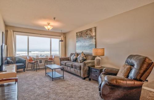 Lincoln City House | Beautiful Oceanfront Suite - Top Floor - Pool and Sauna - Sleeps 4