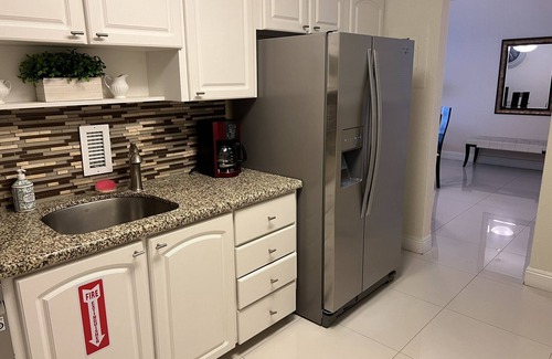 Hollywood South Central Beach Condo | Beautiful Oceanview 2BR 2 Bathroom Apartment