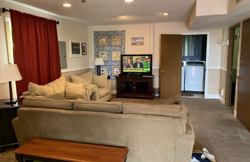 Roads End House | Beautiful Oceanview Hot Tub 2 Nearby Beach Access Points