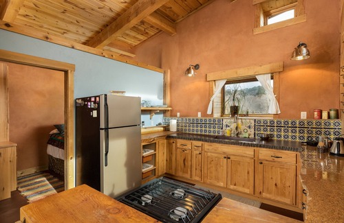 Spearfish Cottage | Beautiful Off-Grid Living @ Granny Flats