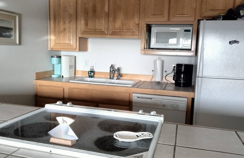 Lincoln City Condo | Beautiful On Beach, Siletz Bay-front Lincoln City, Condo, Wifi, Ocean Bay View
