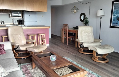 Lincoln City Condo | Beautiful On Beach, Siletz Bay-front Lincoln City, Condo, Wifi, Ocean Bay View
