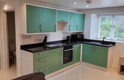Fiddington Apartment | Beautiful One Bed Studio Flat - Dog Friendly