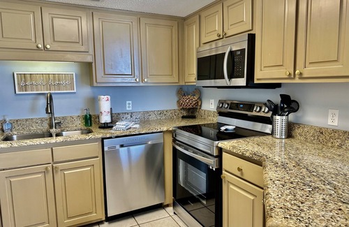 Orange Beach Condo | Beautiful One Bedroom Condo on the 8th Floor with Breathtaking Views of the Gulf