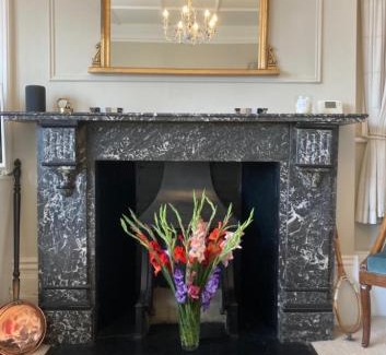 West Kensington Apartment | Beautiful one bedroom flat with private balcony 52m2