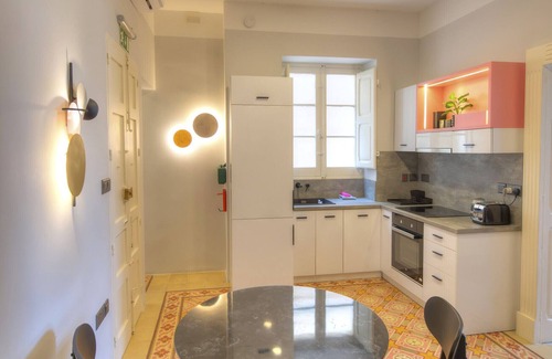 Valletta Apartment | Beautiful one bedroom seafront apartment VPAL1-1