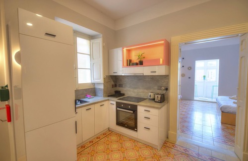 Valletta Apartment | Beautiful one bedroom seafront apartment VPAL1-1