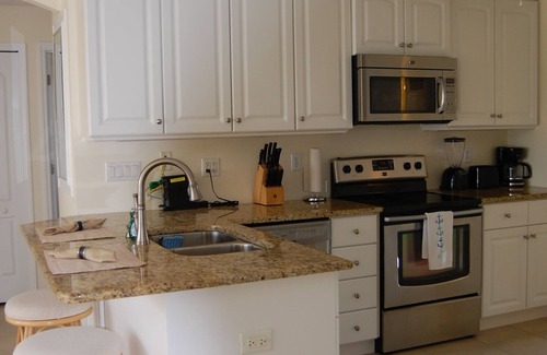 O'byrne House | Beautiful Ormond-by-the Sea House - Walking Distance to Beach