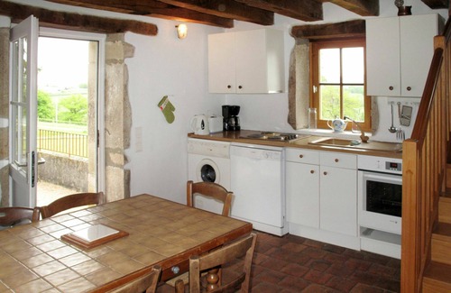 La Grande-Verriere House | Beautiful private villa for 6 guests with WIFI, TV, terrace, pets allowed and parking