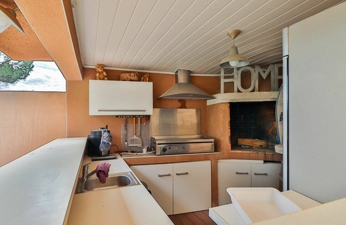 Thezan-les-Beziers House | Beautiful private villa for 6 guests with private pool, WIFI, A/C, TV, terrace and parking