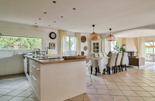 Thezan-les-Beziers House | Beautiful private villa for 6 guests with private pool, WIFI, A/C, TV, terrace and parking