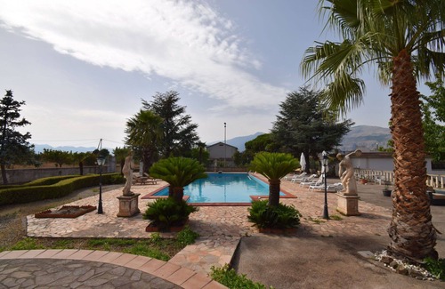 Castrovillari Villa | Beautiful private villa with private pool, hot tub, WIFI, patio, pets allowed and panoramic view