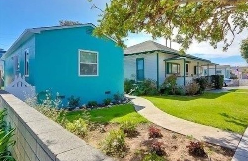 North Pacific Beach House | Beautiful Pacific Beach Bungalow. One Block To The Ocean.