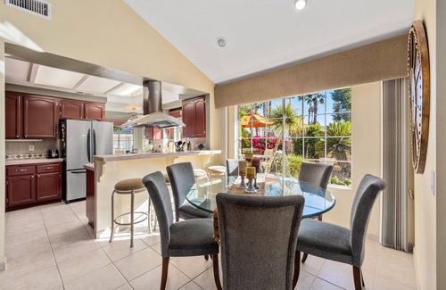 Palm Desert House | Beautiful Palm Desert Home With Private Backyard Pool and Jacuzzi