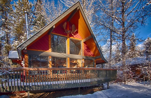 East Kootenay Ski Chalet | Beautiful Panorama 4 Bedroom Chalet excellent ski access