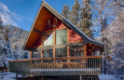 East Kootenay Ski Chalet | Beautiful Panorama 4 Bedroom Chalet excellent ski access