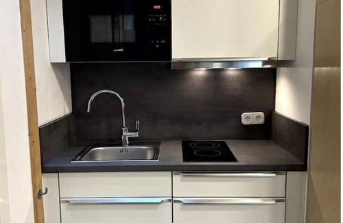 Quartier Saint-Ambroise Apartment | Beautiful Paris Studio
