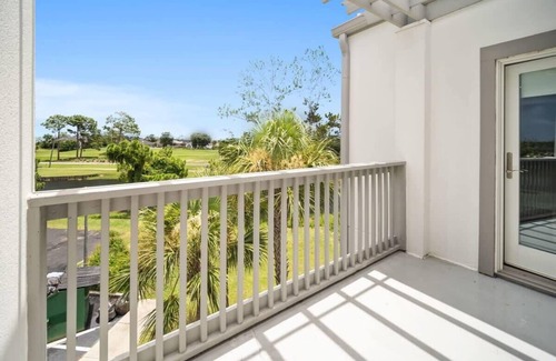Upper Grand Lagoon Condo | Beautiful PCB Condo w/Pvt Balcony & Shared Pool