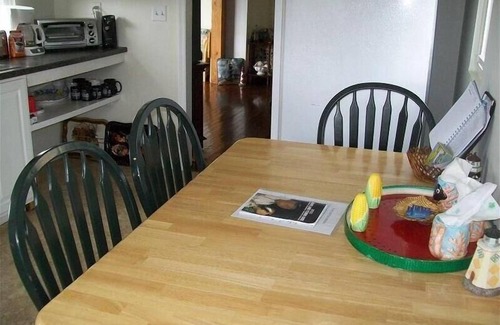 Fishing Creek House | BEAUTIFUL PEACEFUL, SCENIC, ENJOY CRABS N FISH MEMORABLE, FREE TOUR OF AREA!