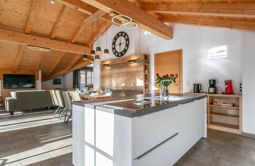 Lauterbach Apartment | Beautiful penthouse near the Brixen ski area