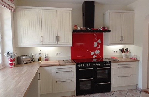 Villetoureix House | Beautiful Perigourdine style house. Sleeps 12. Private pool. 2 acre garden.