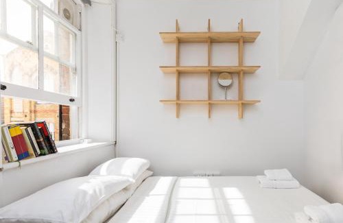 Tower Hill Apartment | Beautiful pied-a-terre to explore London