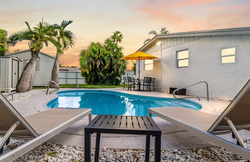 Boulevard Heights House | Beautiful Pool House | Close to Hard Rock Hotel