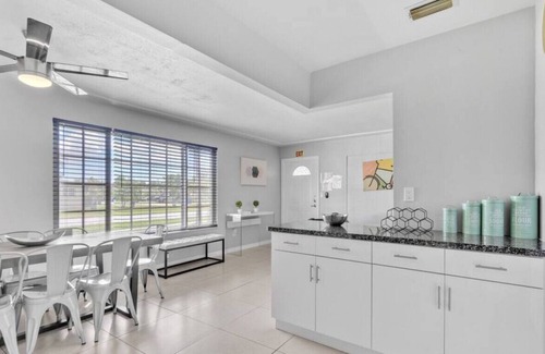 Boulevard Heights House | Beautiful Pool House /Close to Hard Rock Hotel