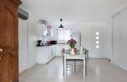 Laudun House | Beautiful private villa for 4 guests with A/C, WIFI, private pool, TV, terrace and parking