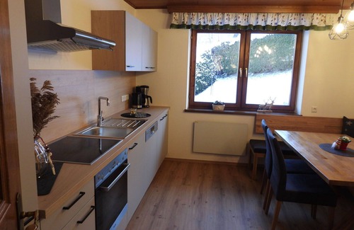 Bischofshofen House | Beautiful private villa for 9 people with WIFI, TV, terrace, pets allowed and panoramic view