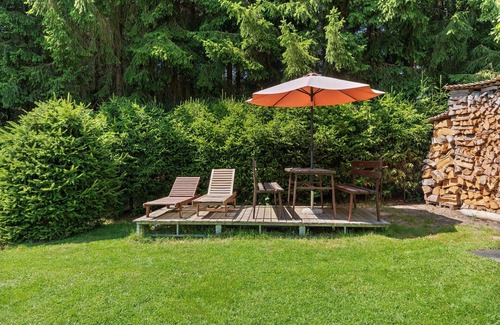Karlovy Dvory House | Beautiful private villa with WIFI, TV, balcony, pets allowed, panoramic view and parking