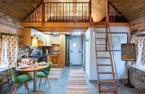 Invermoriston House | Beautiful private villa for 8 people with WIFI, TV, patio and panoramic view