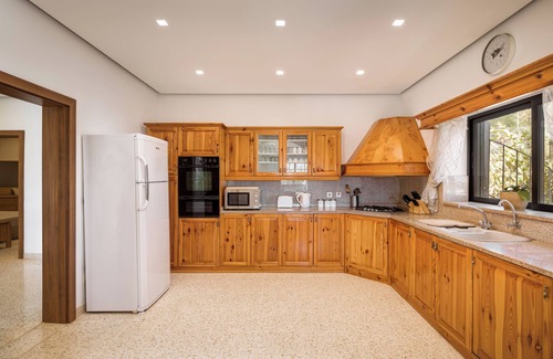 Santa Maria Estate Villa | Beautiful private 5 bedroom Villa with indoor & outdoor pools, A/C, BBQ