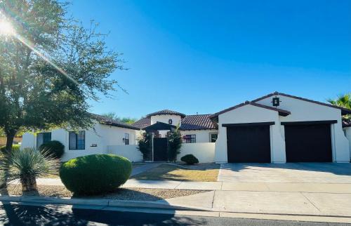Palm Valley House | Beautiful Private Casita/Guesthouse w/Kitchen, Access to Pool/Spa