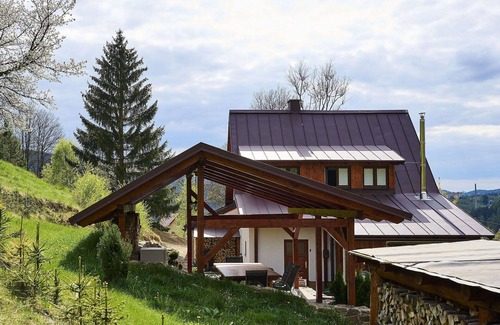 Tanvald House | Beautiful private villa for 8 people with WIFI, TV, patio, pets allowed and panoramic view