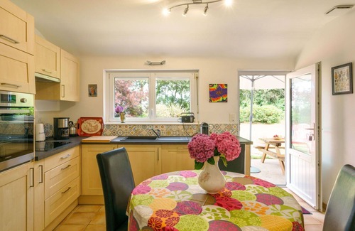 Plovan House | Beautiful private villa for 4 guests with WIFI, TV, terrace and pets allowed
