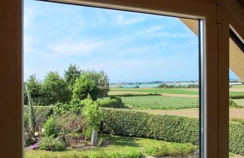 Plounevez-Lochrist House | Beautiful private villa for 4 guests with WIFI, TV, terrace and parking