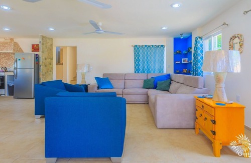 Isla Mujeres House | Beautiful private gated 2 bedroom home with pool, terraces and ample parking.