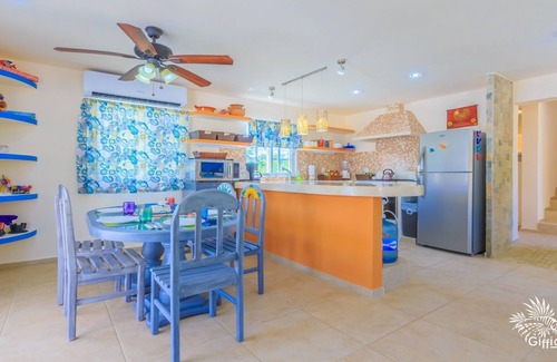Isla Mujeres House | Beautiful private gated 2 bedroom home with pool, terraces and ample parking.