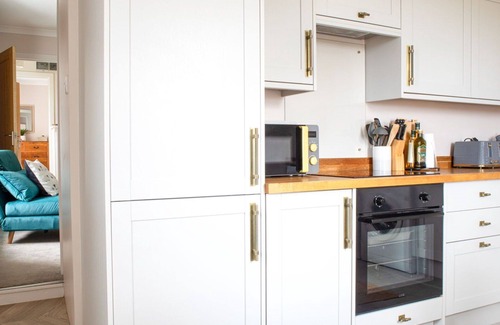 Staffin House | Beautiful private villa for 2 guests with WIFI, TV and parking